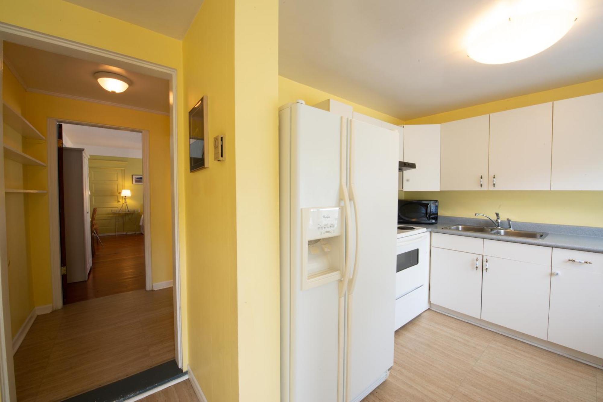 Ocean Island Garden Suites Victoria Room photo