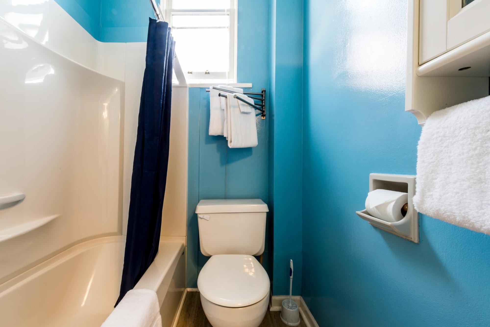 Ocean Island Garden Suites Victoria Room photo